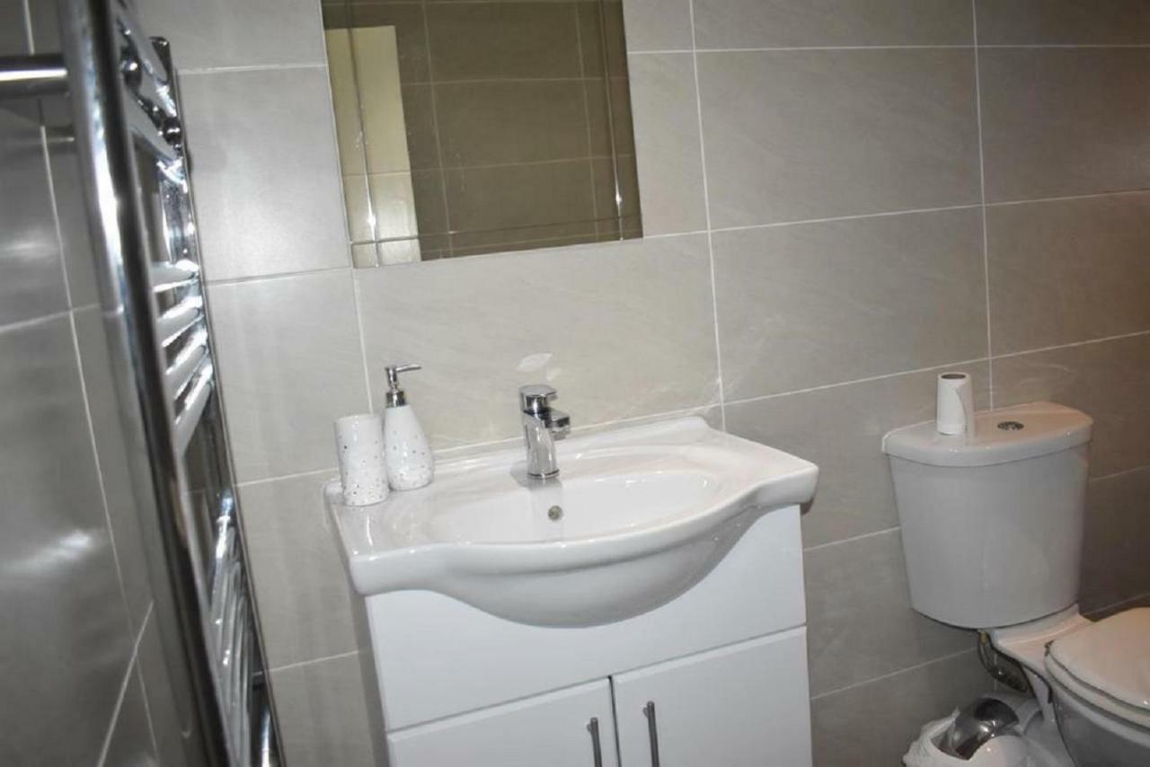 Lux Apartment In Gatwick Crawley  Exterior foto