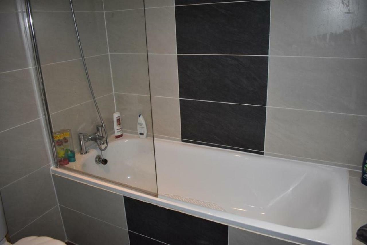 Lux Apartment In Gatwick Crawley  Exterior foto